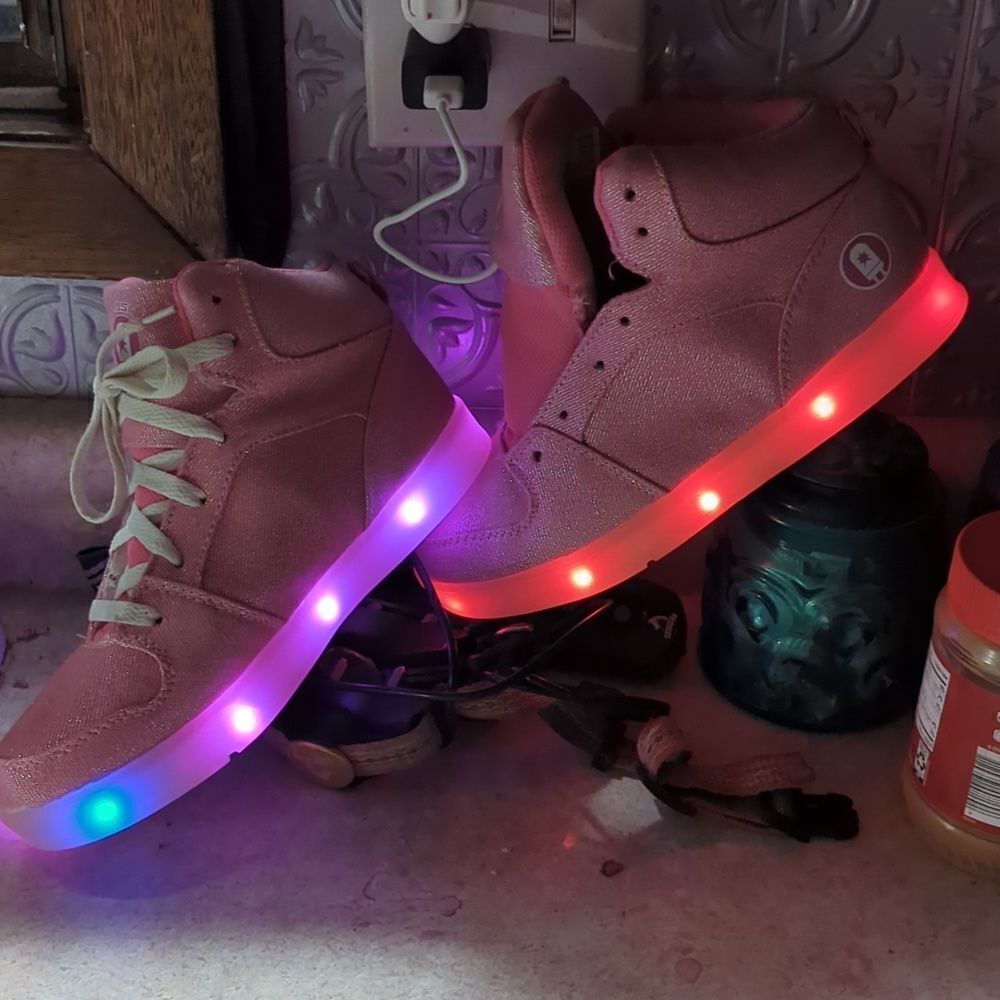 Fuscia Rechargeable Color Changing Light Up LED pink sparkle Hi top, dance shoe - Picture 3 of 12
